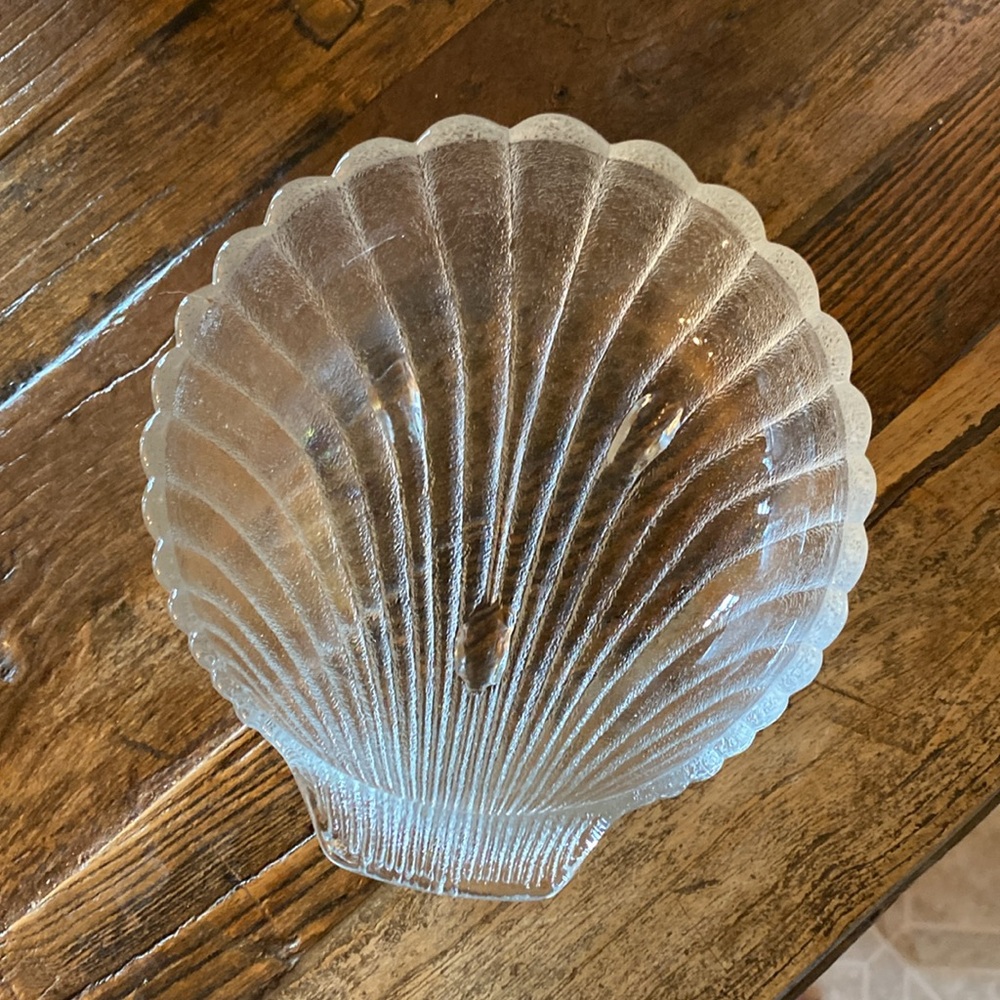 Vintage frosted glass footed shell serving bowl
